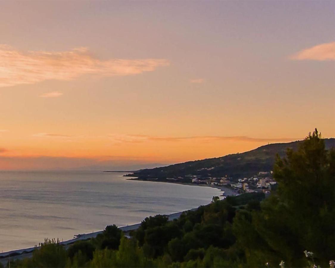 Casa Vacanze Il Paese Dipinto 蒙泰焦尔达诺 外观 照片